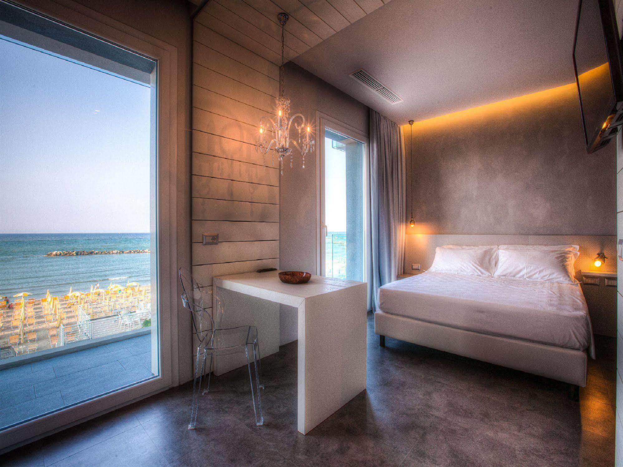 Bell Suite Hotel بيلاريا-إيجيا مارينا المظهر الخارجي الصورة