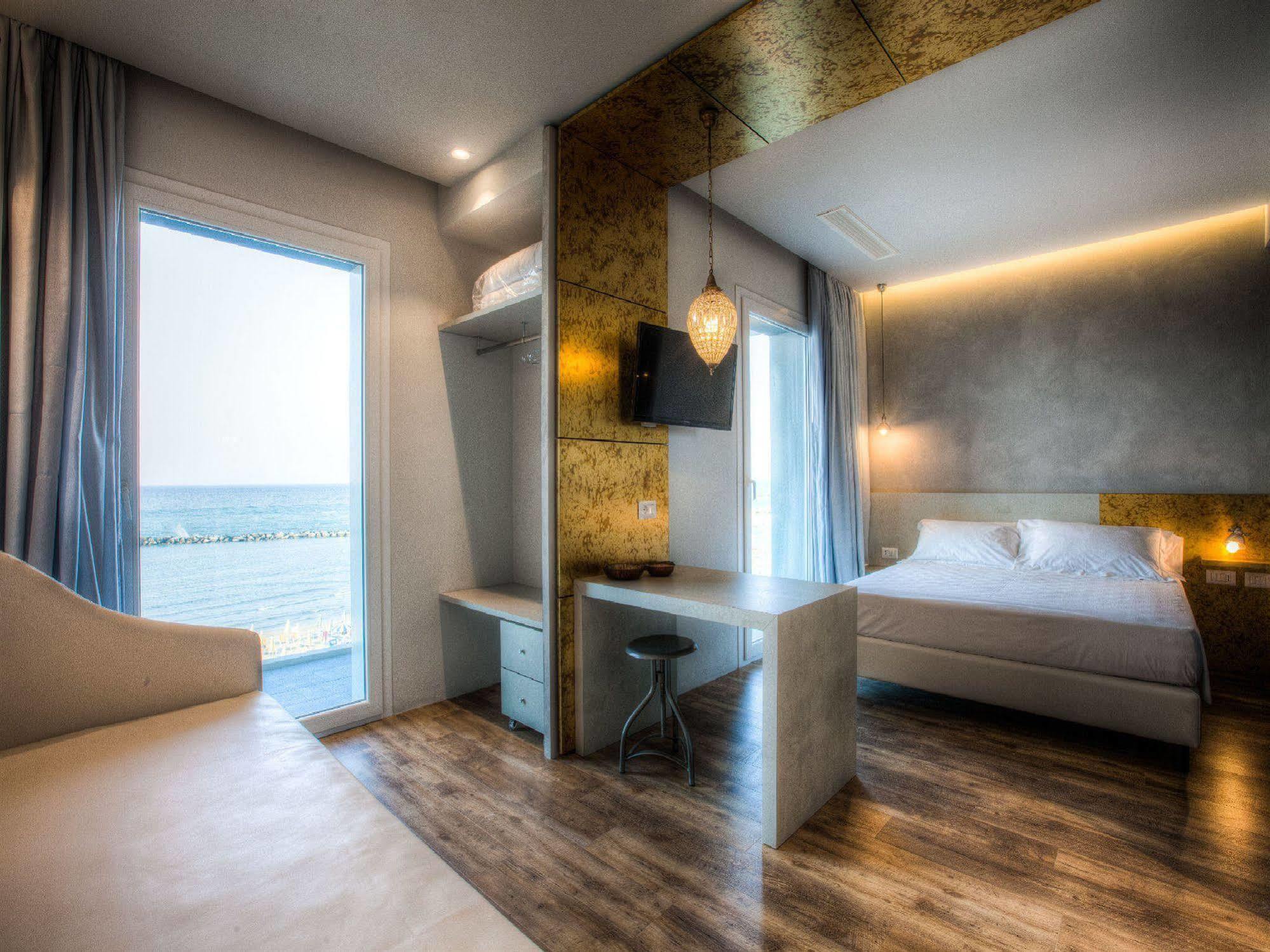 Bell Suite Hotel بيلاريا-إيجيا مارينا المظهر الخارجي الصورة